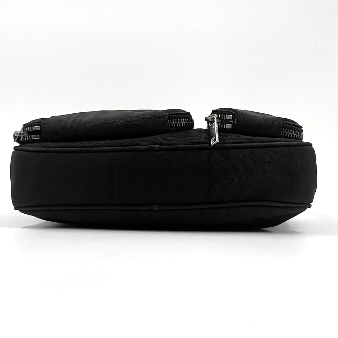極希少 グッチ ショルダーバッグ ウエスト ボディ ロゴプレート ナイロン 黒