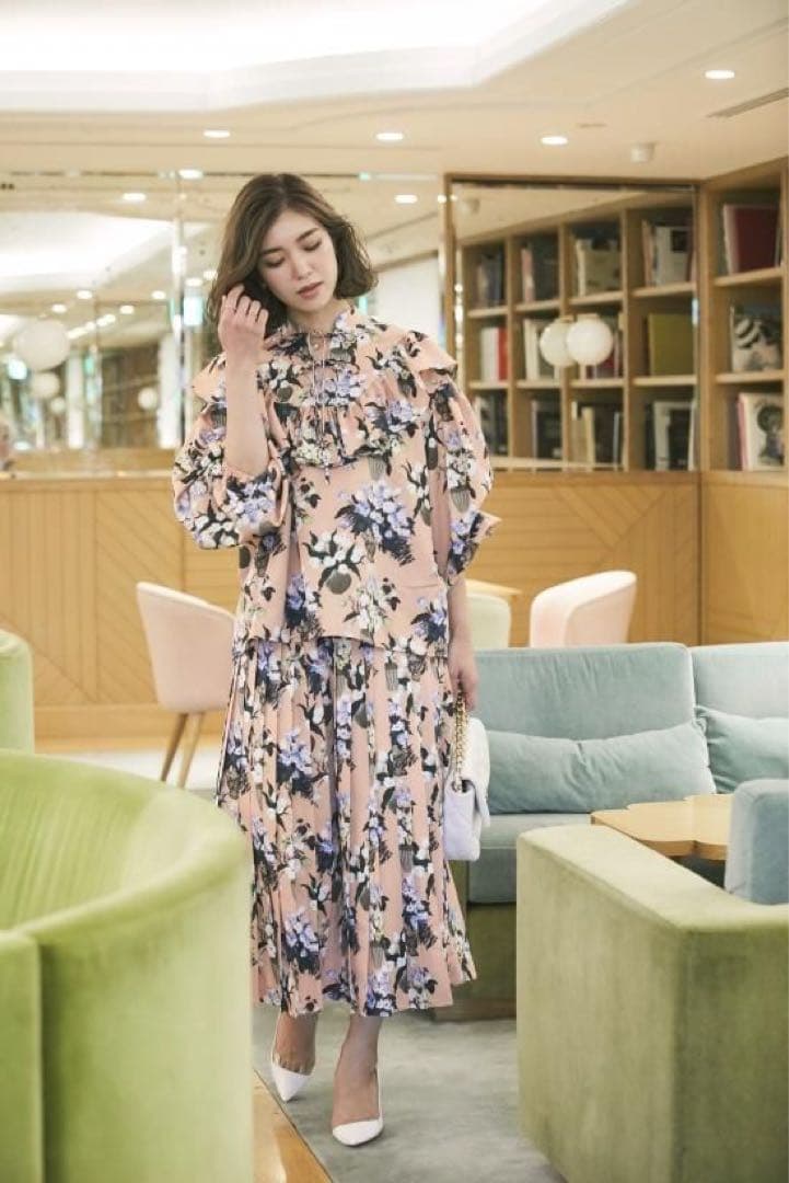 極美品 セブンテン ケイタマルヤマ 夜の花プリント ブラウス サーモンピンク