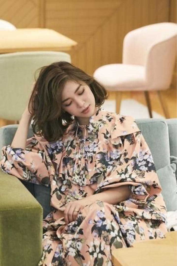 極美品 セブンテン ケイタマルヤマ 夜の花プリント ブラウス サーモンピンク