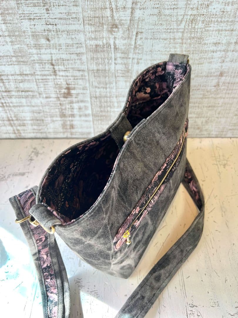 ※リクエスト品※ロラライハリス♡ブラックWデニム♡刺繍のショルダーバッグ