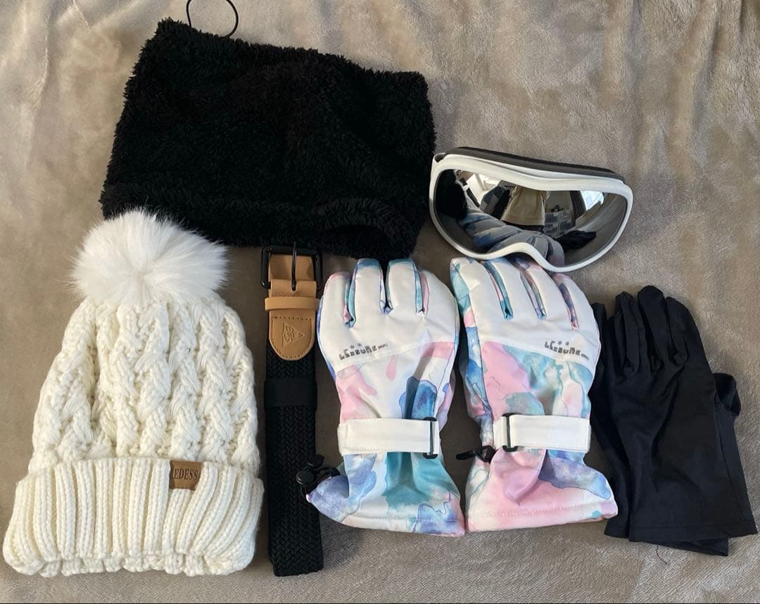 686スノボウェア上下セット➕小物類