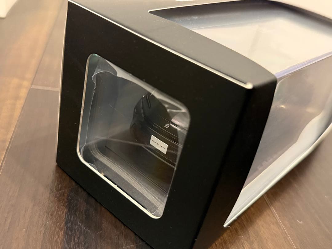 クラウンスポーツ　PHEV 版　ブラック　内装レッド　カラーサンプル　非売品