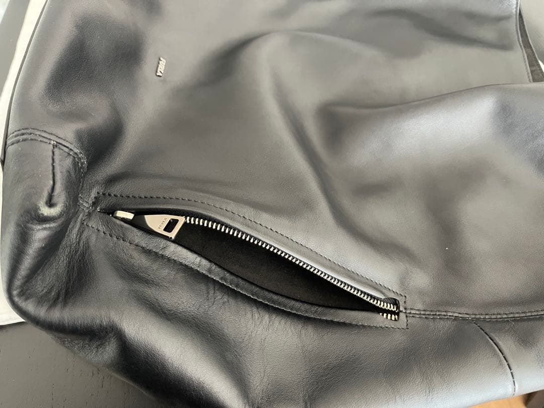 FURLA 黒 レザーハンドバッグ