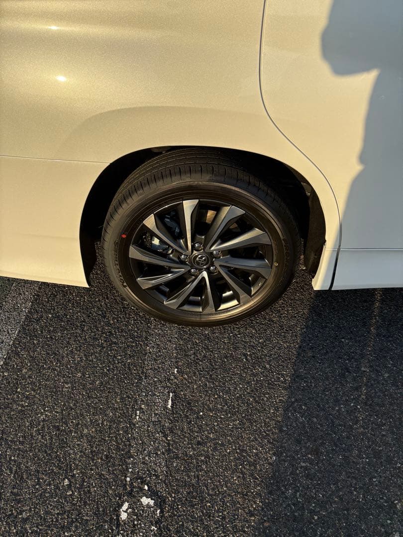 ヴォクシー 17インチ ホイールタイヤセット