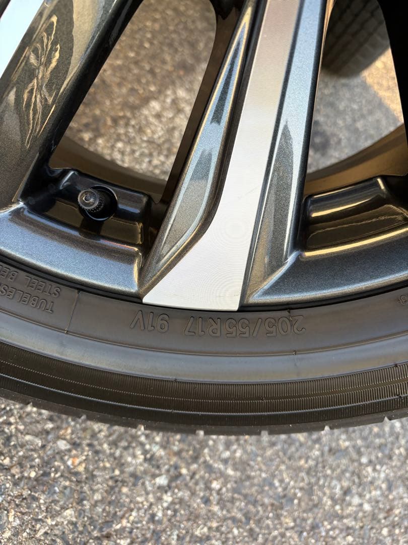 ヴォクシー 17インチ ホイールタイヤセット