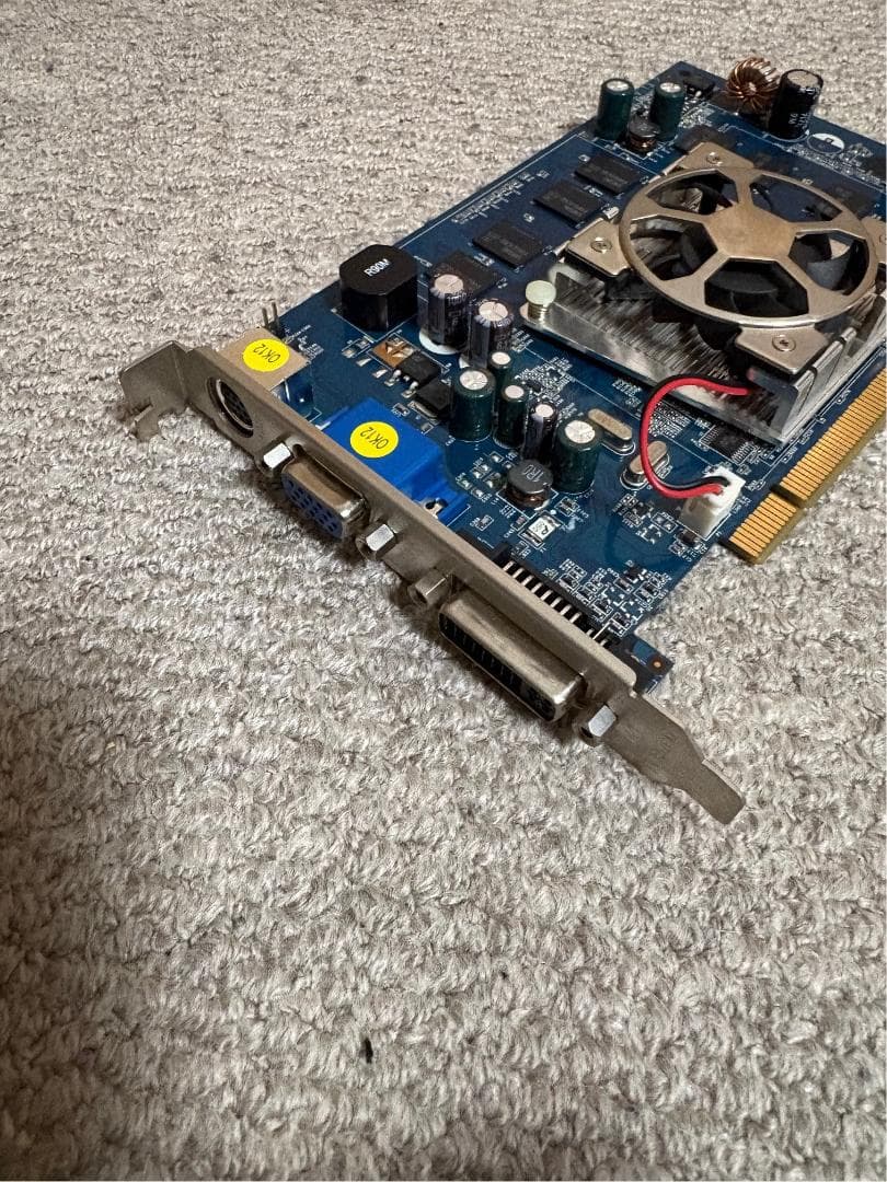 玄人志向 GF8500GT-P256H グラフィックボード（中古品）