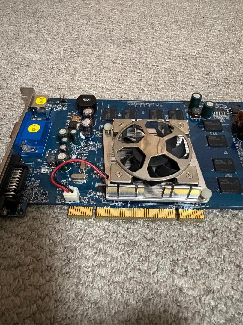 玄人志向 GF8500GT-P256H グラフィックボード（中古品）