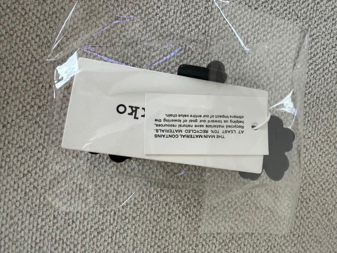 マリメッコ　フラワーヘアクリップ 黒