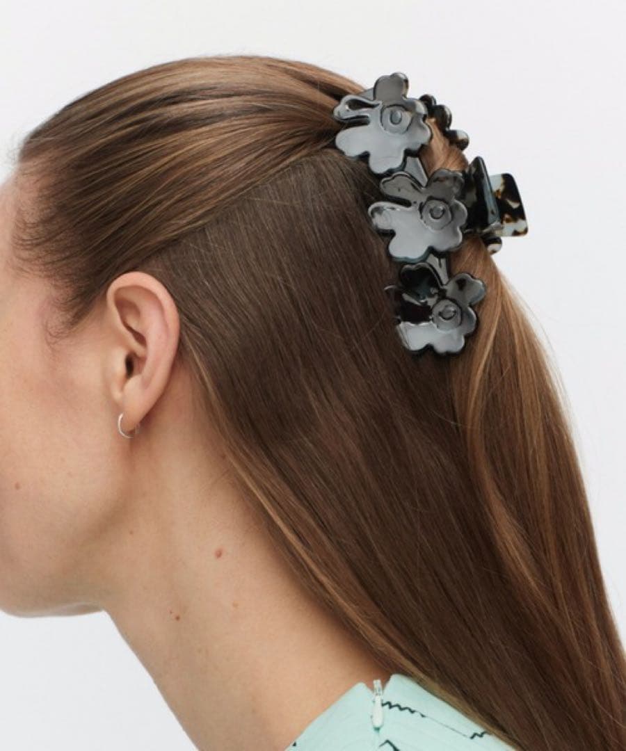 マリメッコ　フラワーヘアクリップ 黒
