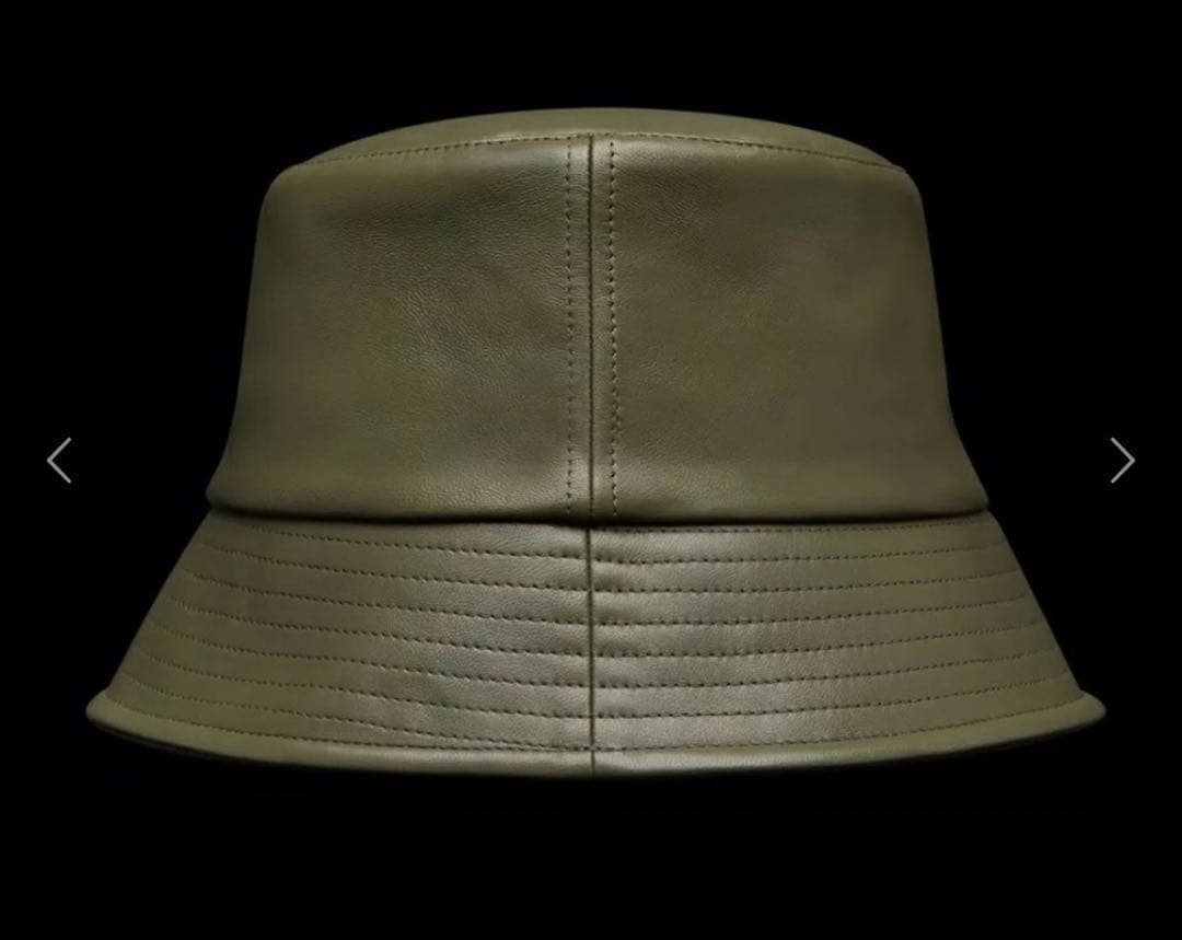 俺オレオ 【新品未使用】　moncler レザーバケットハット