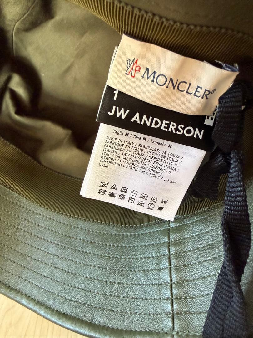 俺オレオ 【新品未使用】　moncler レザーバケットハット