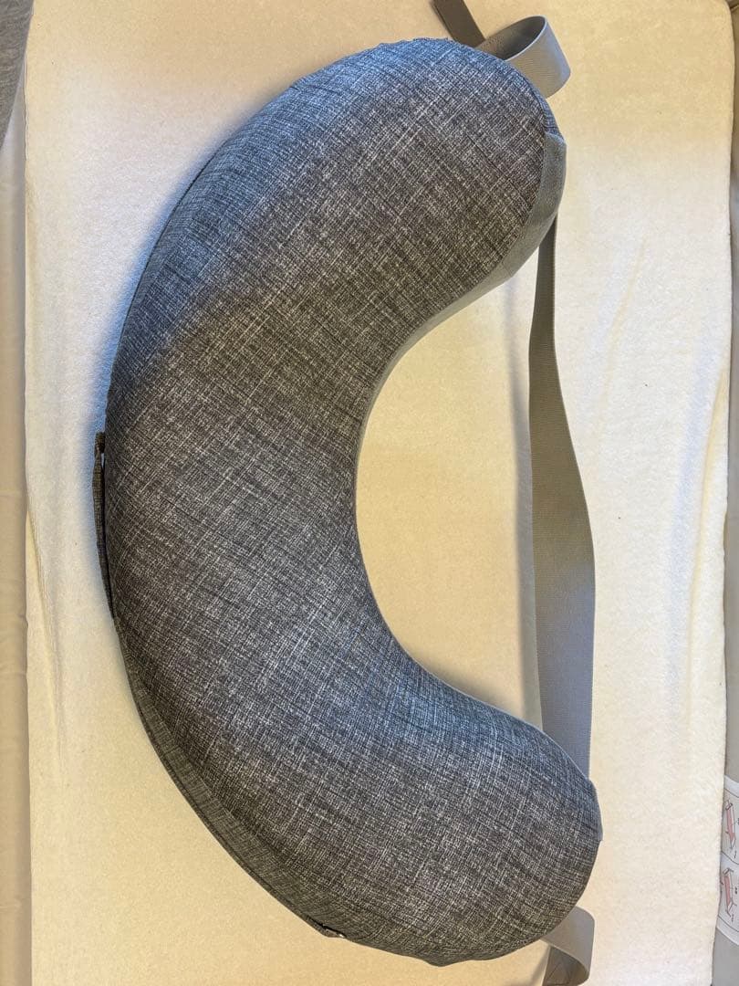 ergobaby 授乳クッション グレー