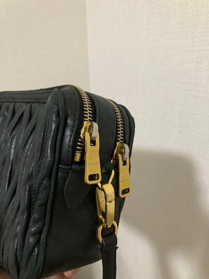 miu miu ミュウミュウ マテラッセ ショルダー バッグ 黒