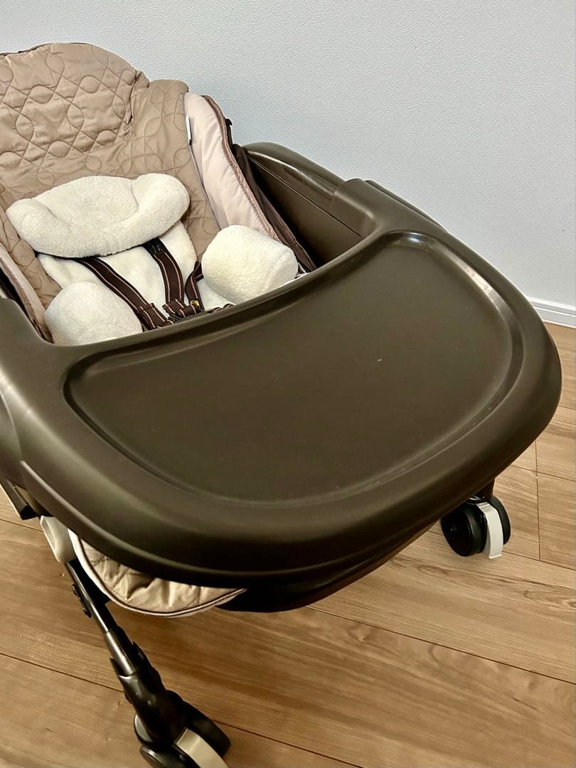 Combi ネムリラ オートスイング　エッグショック　電動（カバー付）