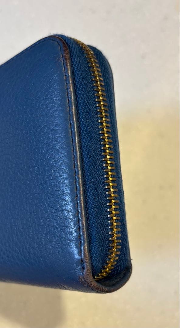 プラダ　長財布　コバルト ブルー VITELLO GRAIN 箱付き