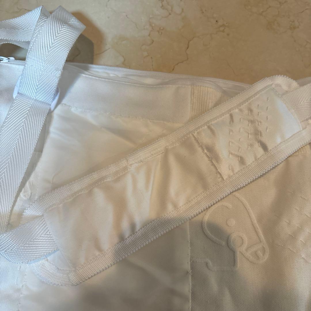 keisuke kanda サコッシュ 白