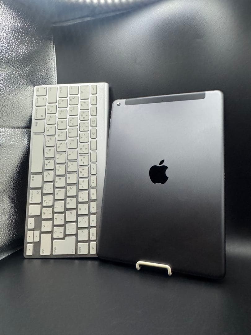 92%SIMフリーお絵かきipadOS26アップル純正マジックキーボードペンシル