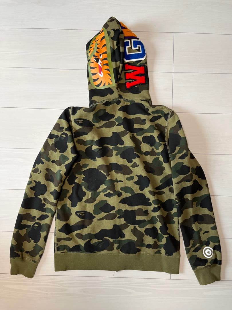 A Bathing Ape (BAPE) シャークカモ柄 フルジップ パーカー