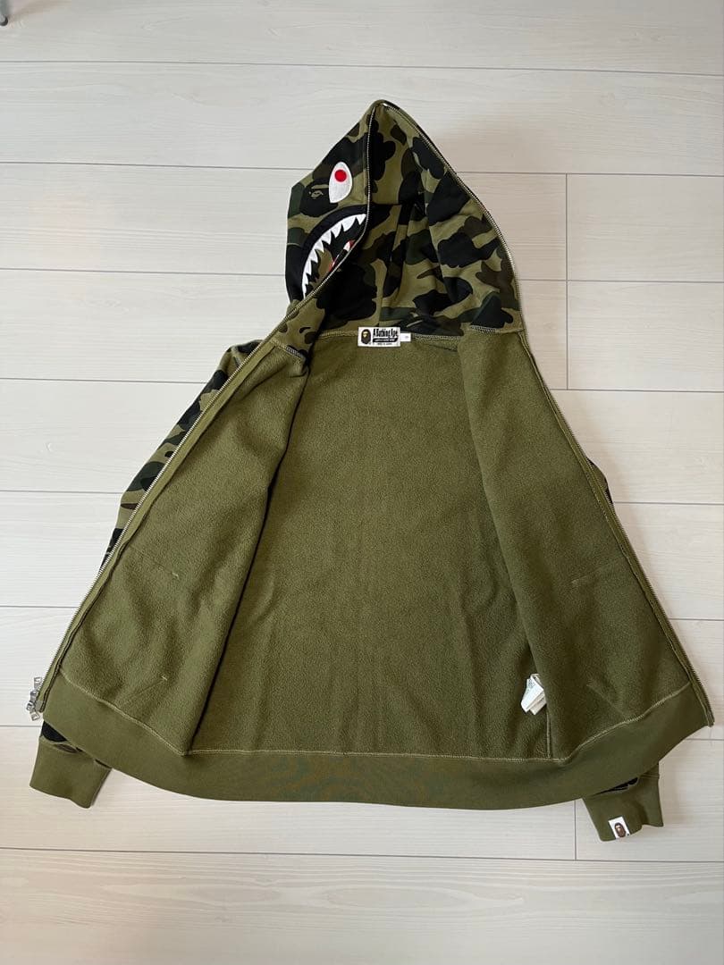 A Bathing Ape (BAPE) シャークカモ柄 フルジップ パーカー