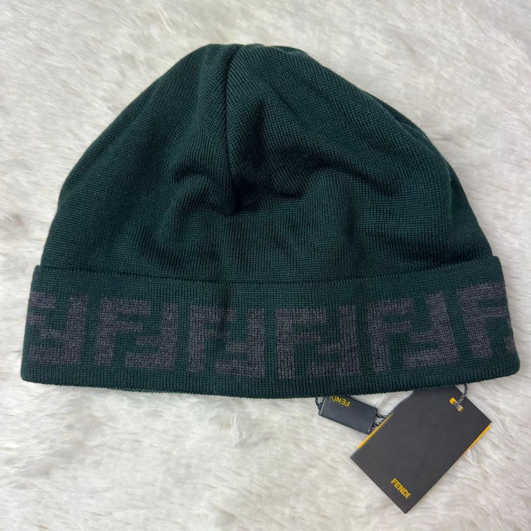 新品未使用タグ付 FENDI フェンデイ ズッカ ビーニー FF柄 ニット帽