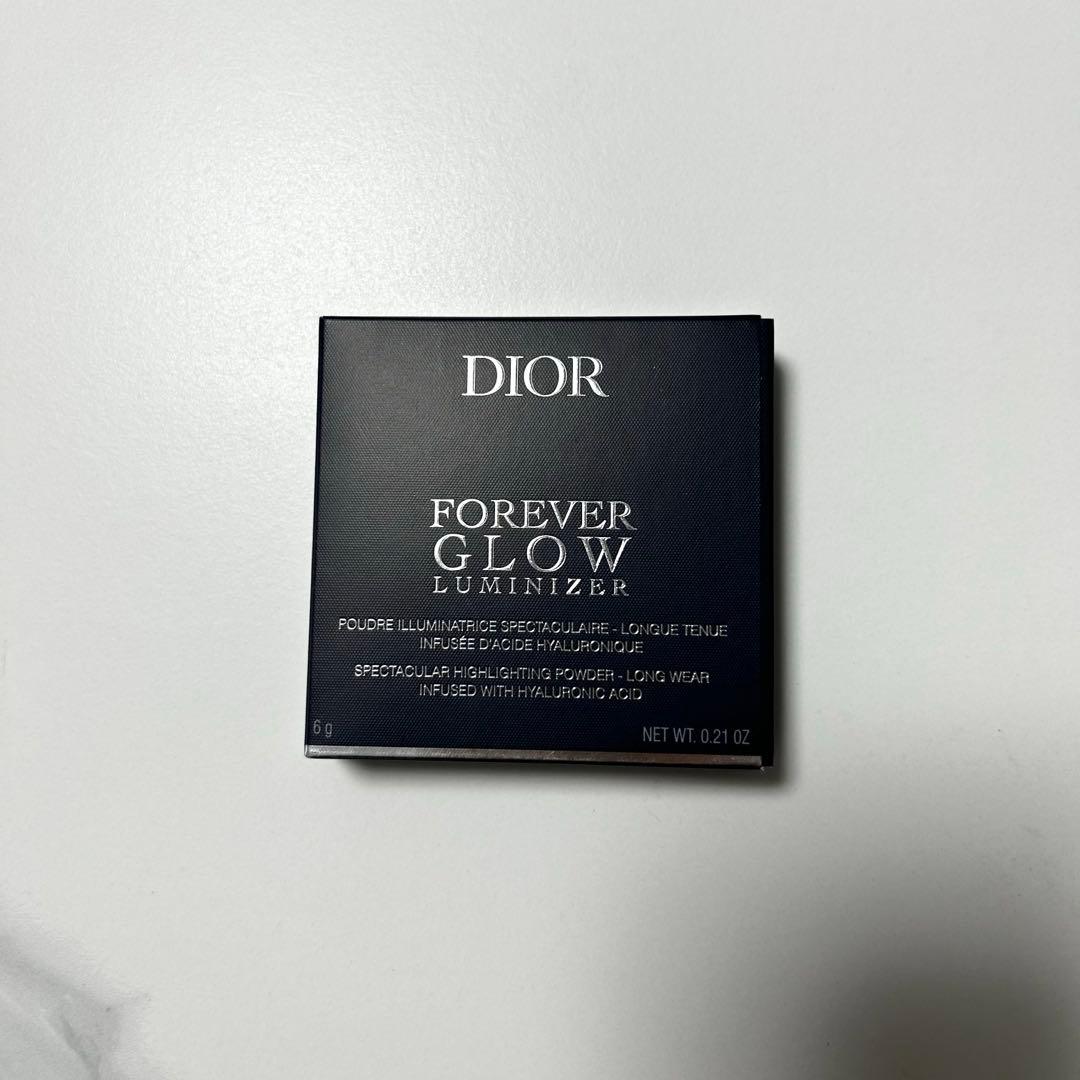 Dior ディオールスキン フォーエヴァー グロウルミナイザー 001