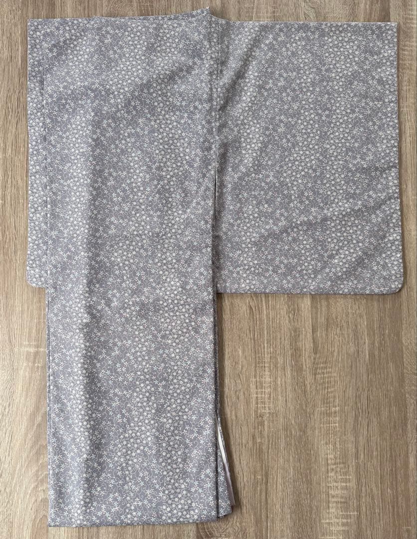 桃*郎様 美品！ 東レシルック 洗える着物 化繊 薄紫 小花 唐草柄 身丈163