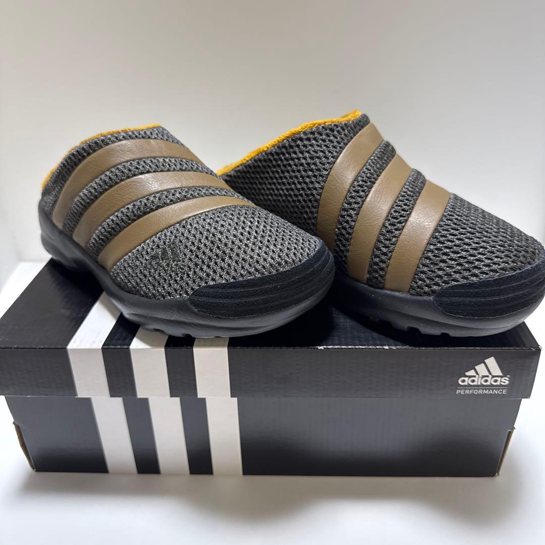 adidasアディダス　トアロToalo shell