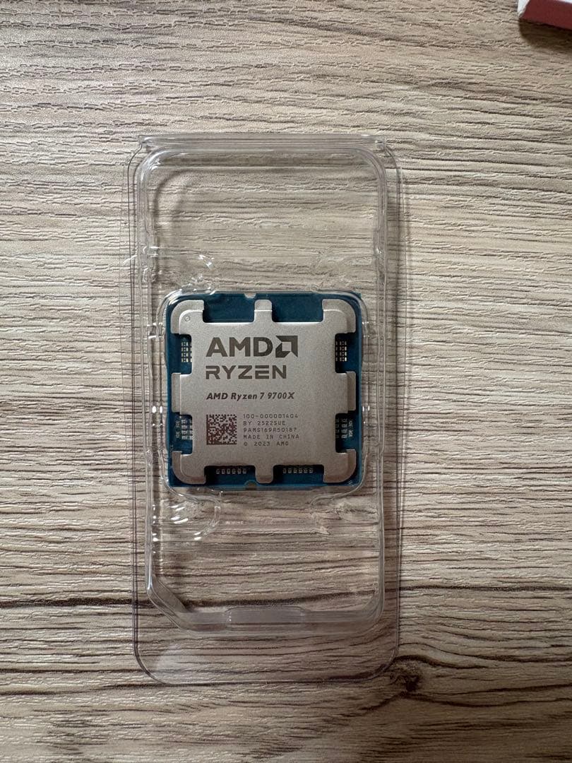AMD Ryzen 7 9700X (返品可)