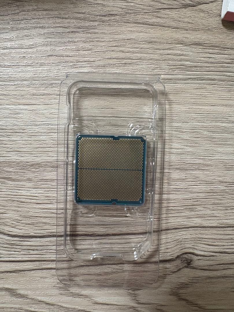 AMD Ryzen 7 9700X (返品可)