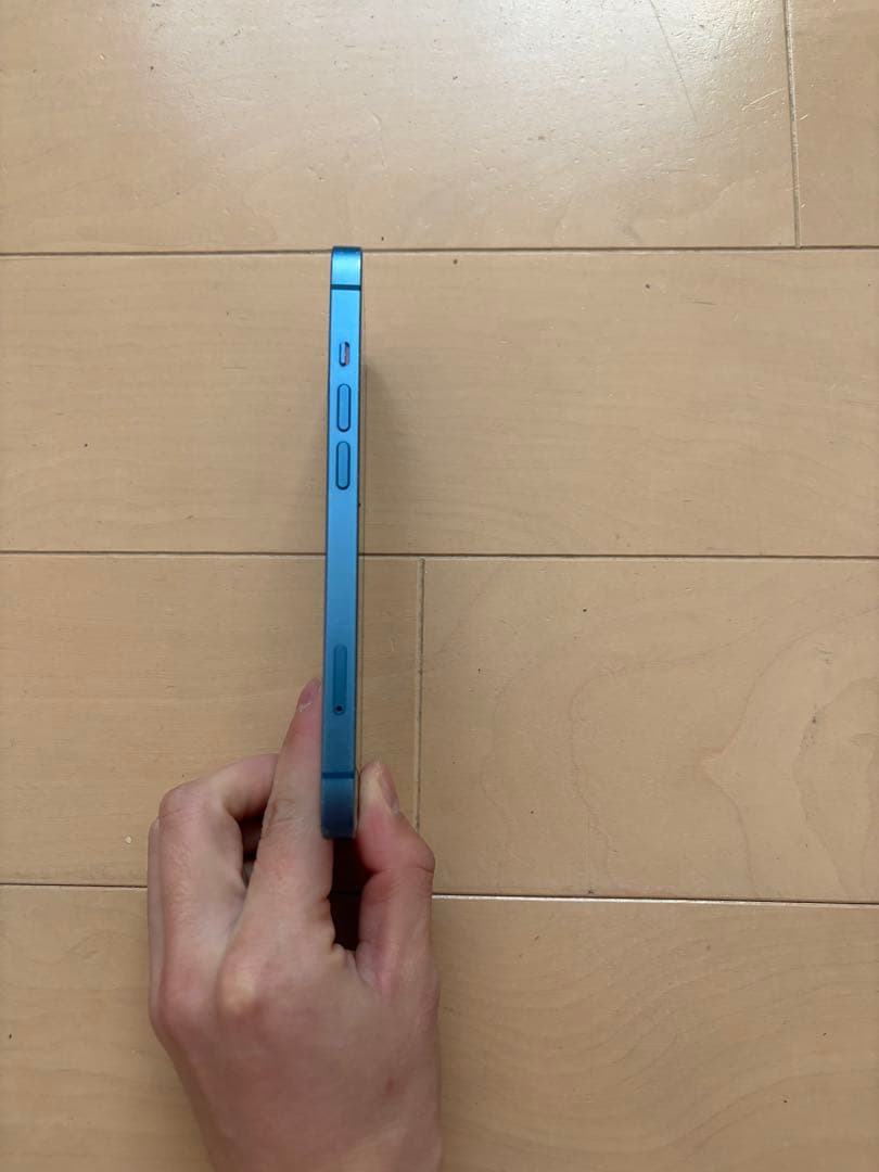 【美品】Apple iPhone 13 本体 青