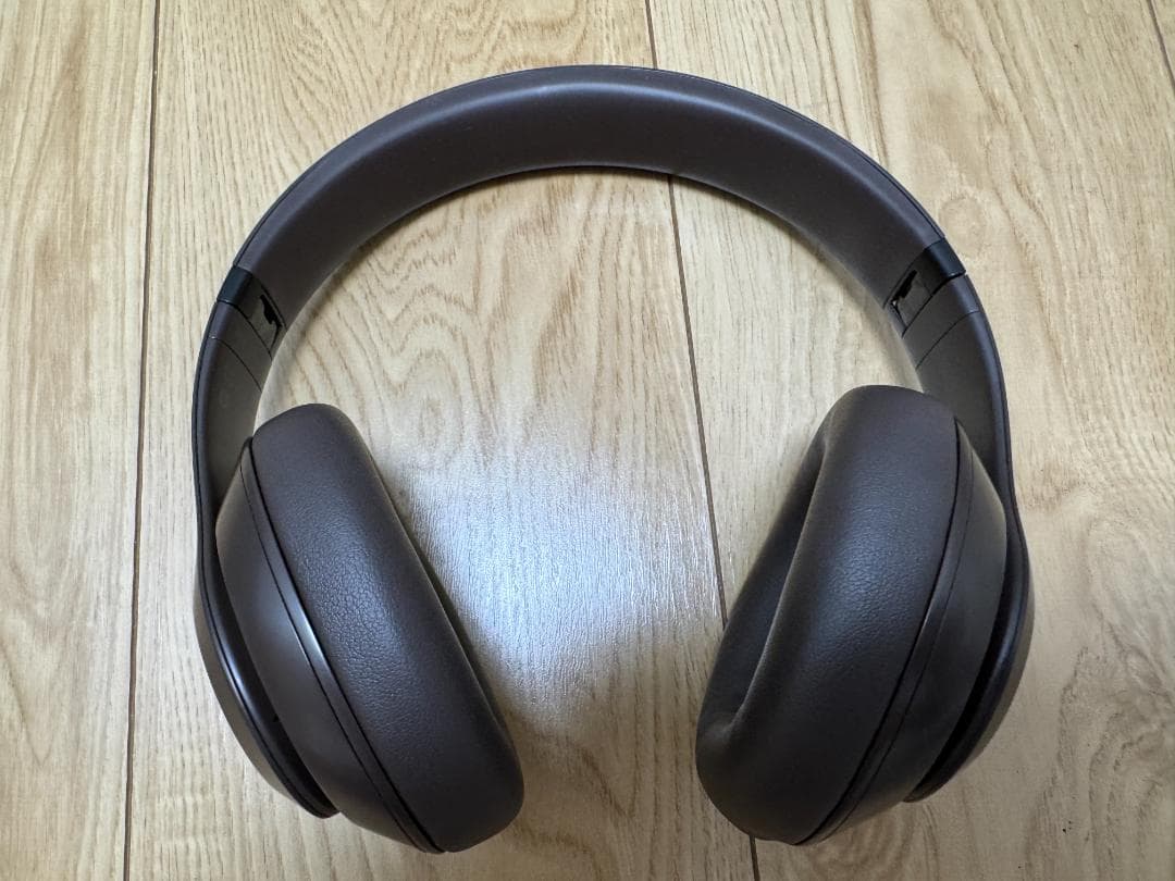 美品 Beats studio Pro ブラウン ワイヤレスヘッドホン
