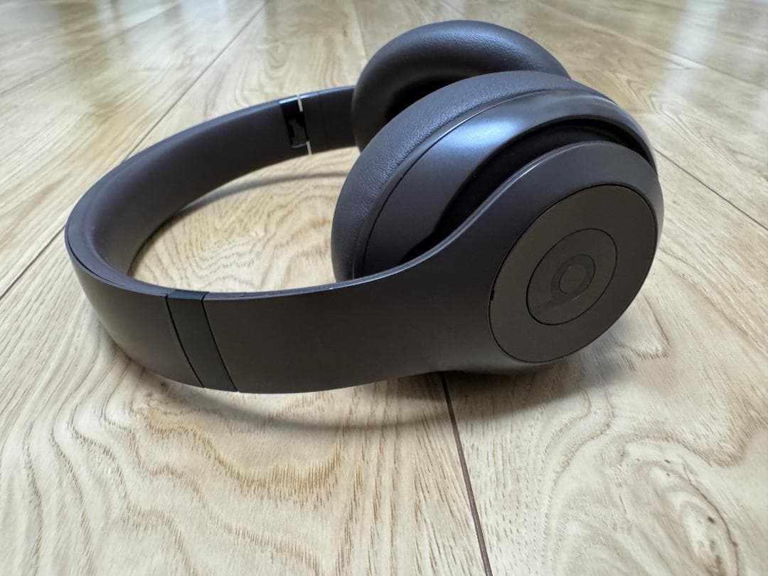 美品 Beats studio Pro ブラウン ワイヤレスヘッドホン