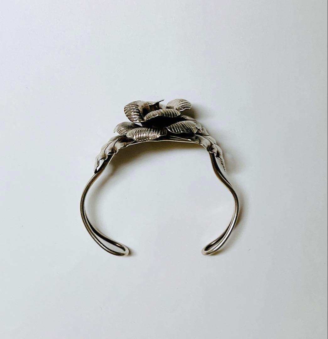 カレンシルバー バラモチーフ カフバングル