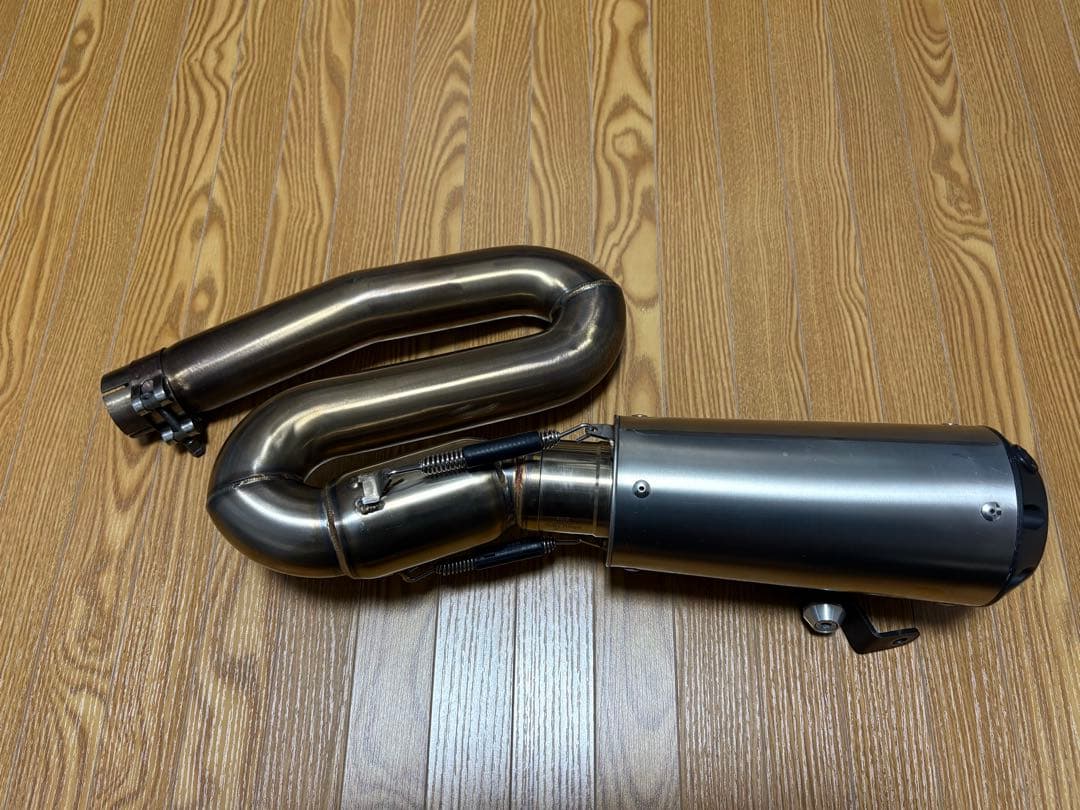 スコーピオン　レッドパワー スリップオンマフラー