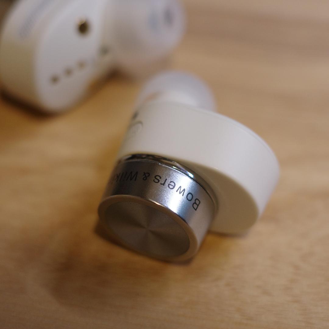 Bowers & Wilkins Pi7 S2 ワイヤレスイヤホン＋レザーケース