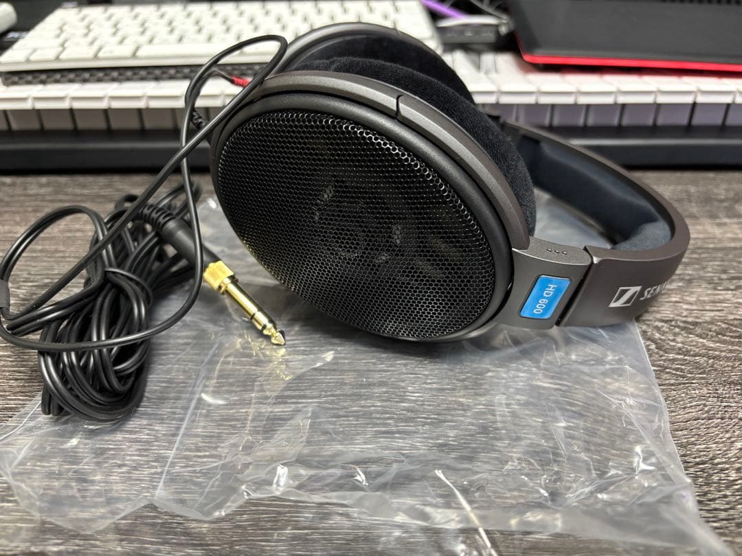 【ほぼ新品】HD600 ゼンハイザー 使用1回のみ モニター ヘッドホン　超美品