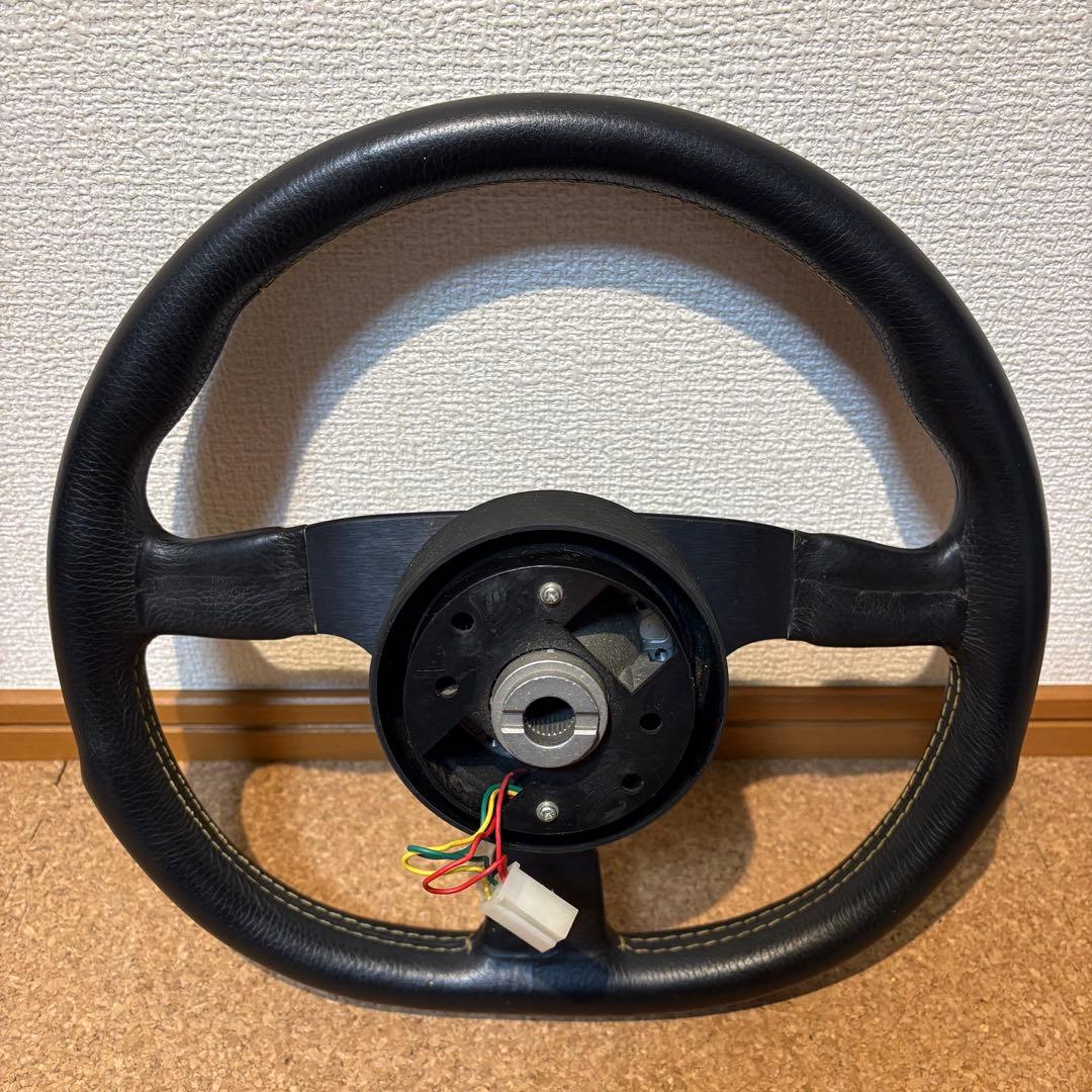 【希少！】MOMO ステアリング ヴェローチェレーシング D型 タイプ