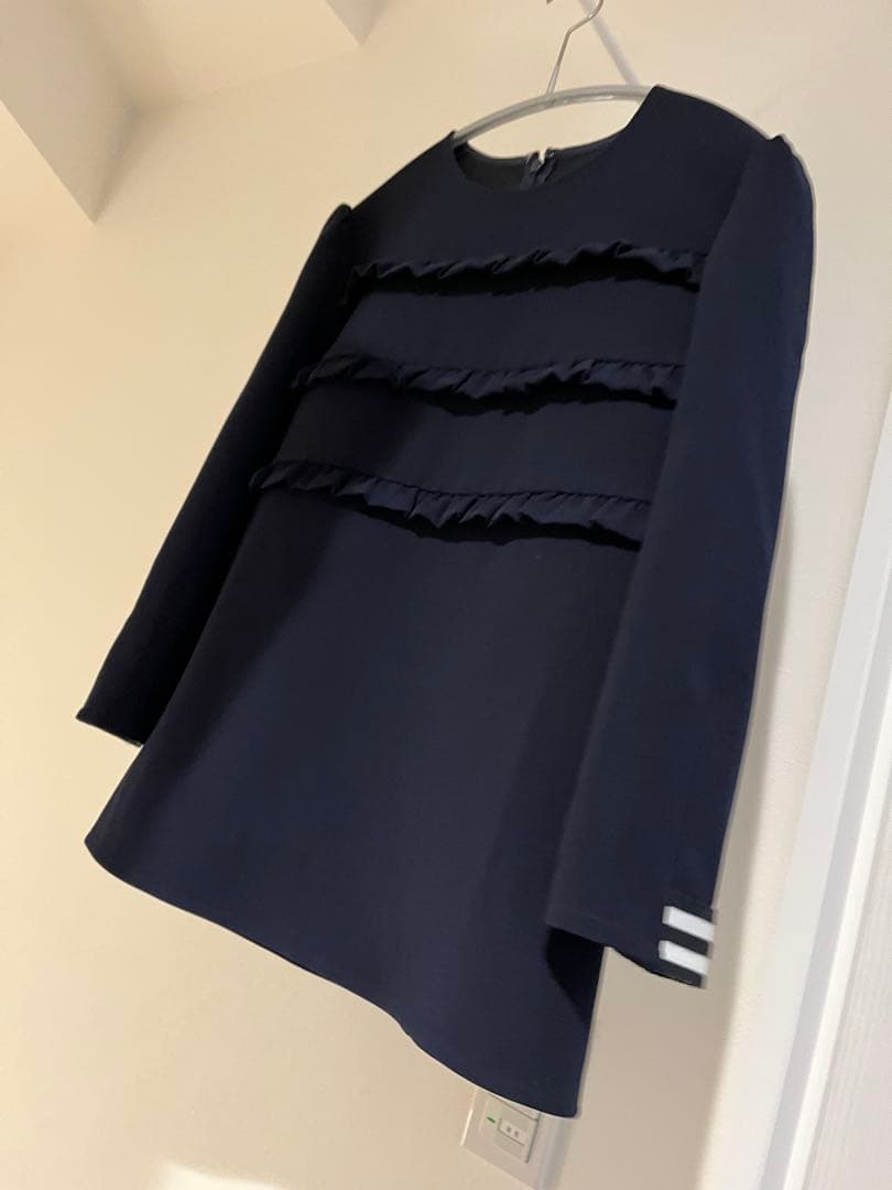 【ボーダーズアットバルコニー】ネイビーフリル長袖トップス