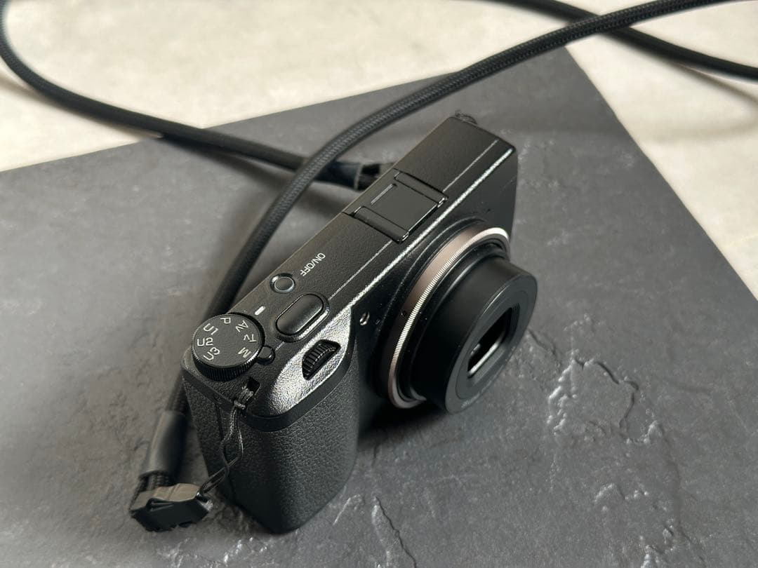 RICOH GRIIIコンパクトデジタルカメラ