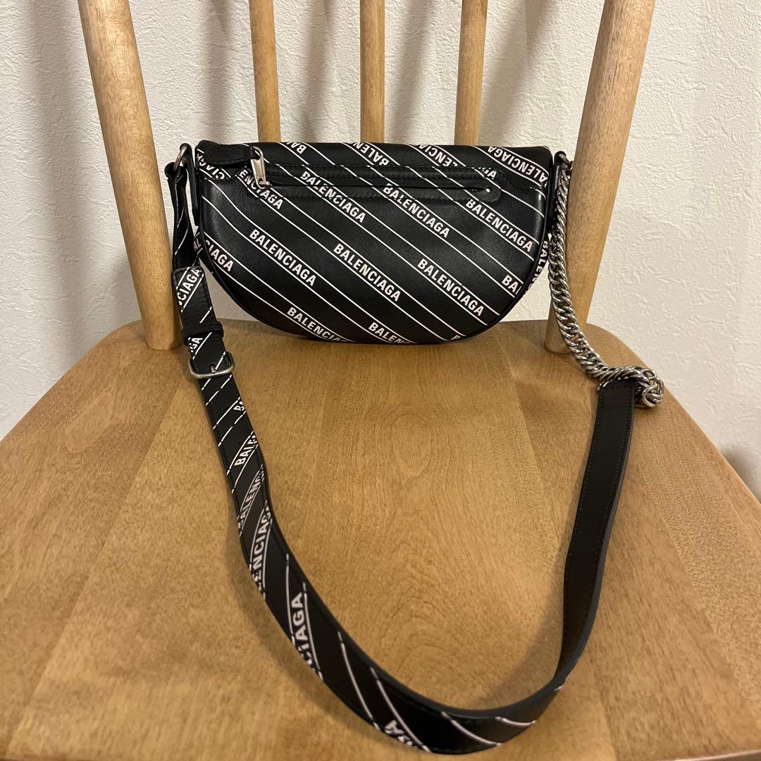 BALENCIAGA ボディバッグ ブラック ストライプ