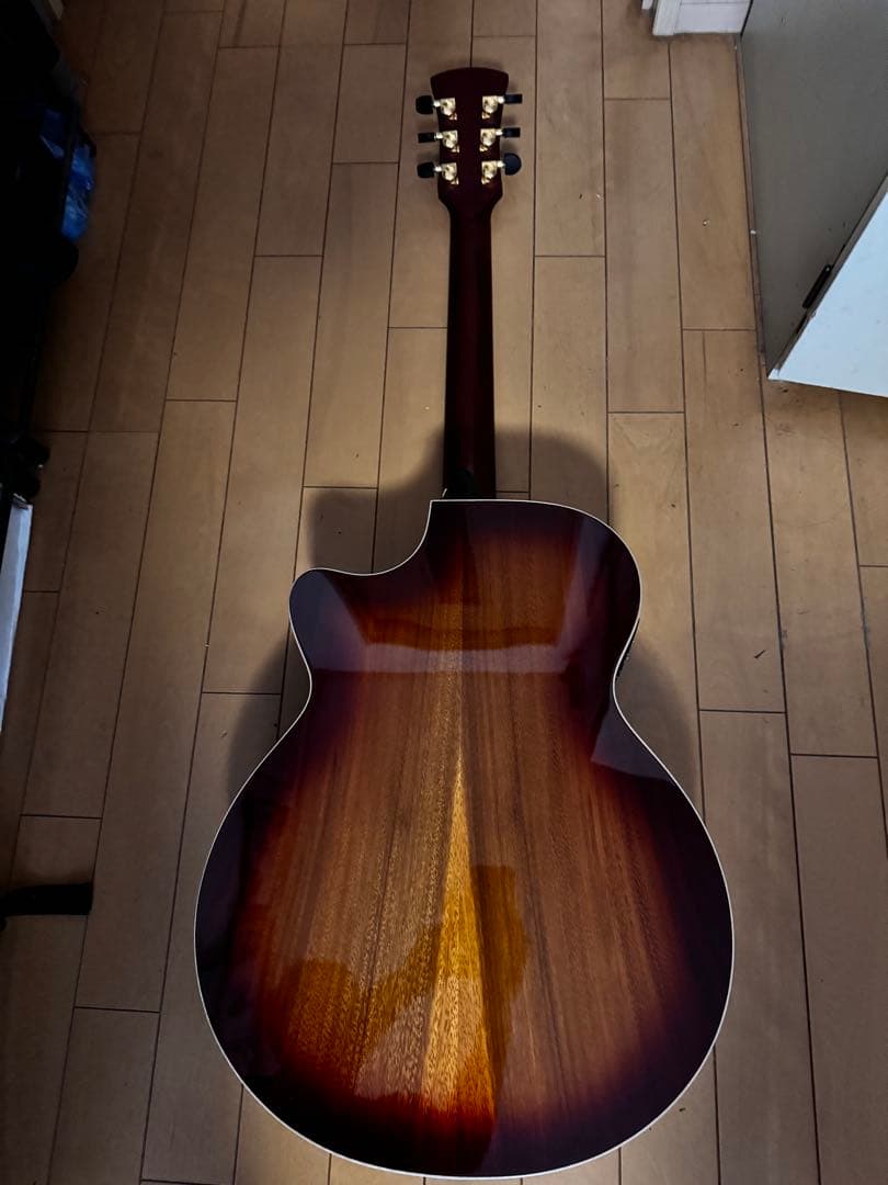 ギター Faith FVBMB Blood Moon Venus