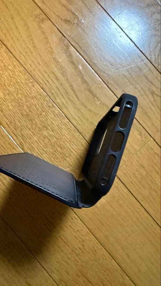 NOMAD iPhone16pro 手帳型ケース