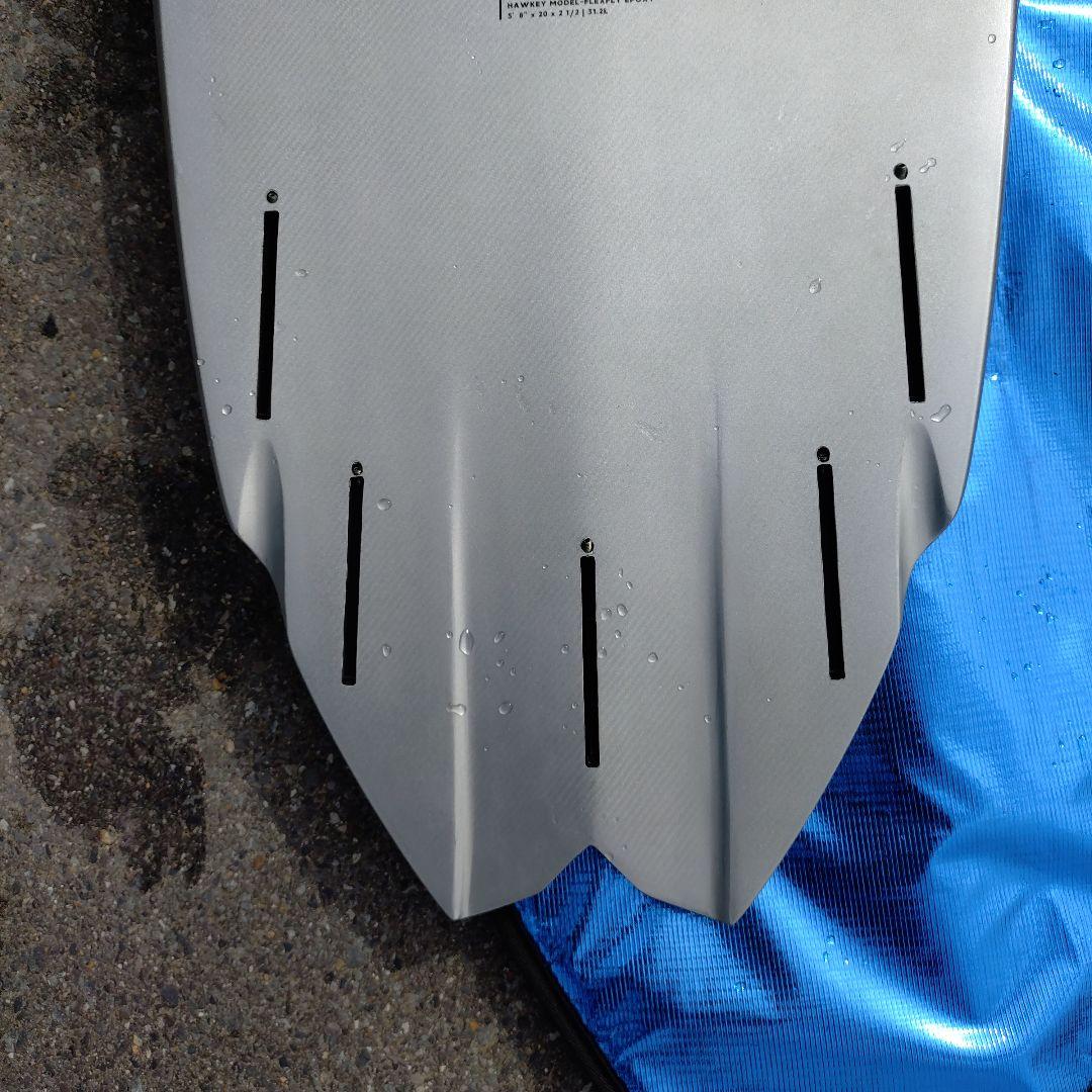 ジャスティスサーフボード　ホーキー5.8　クワッドフィン　トライフィン付属