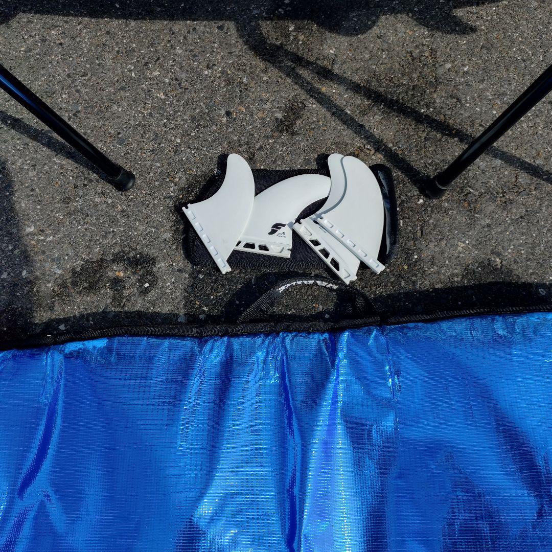 ジャスティスサーフボード　ホーキー5.8　クワッドフィン　トライフィン付属