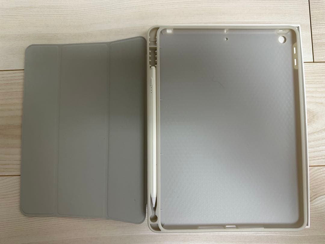 Apple iPad シルバー 本体 充電器付き