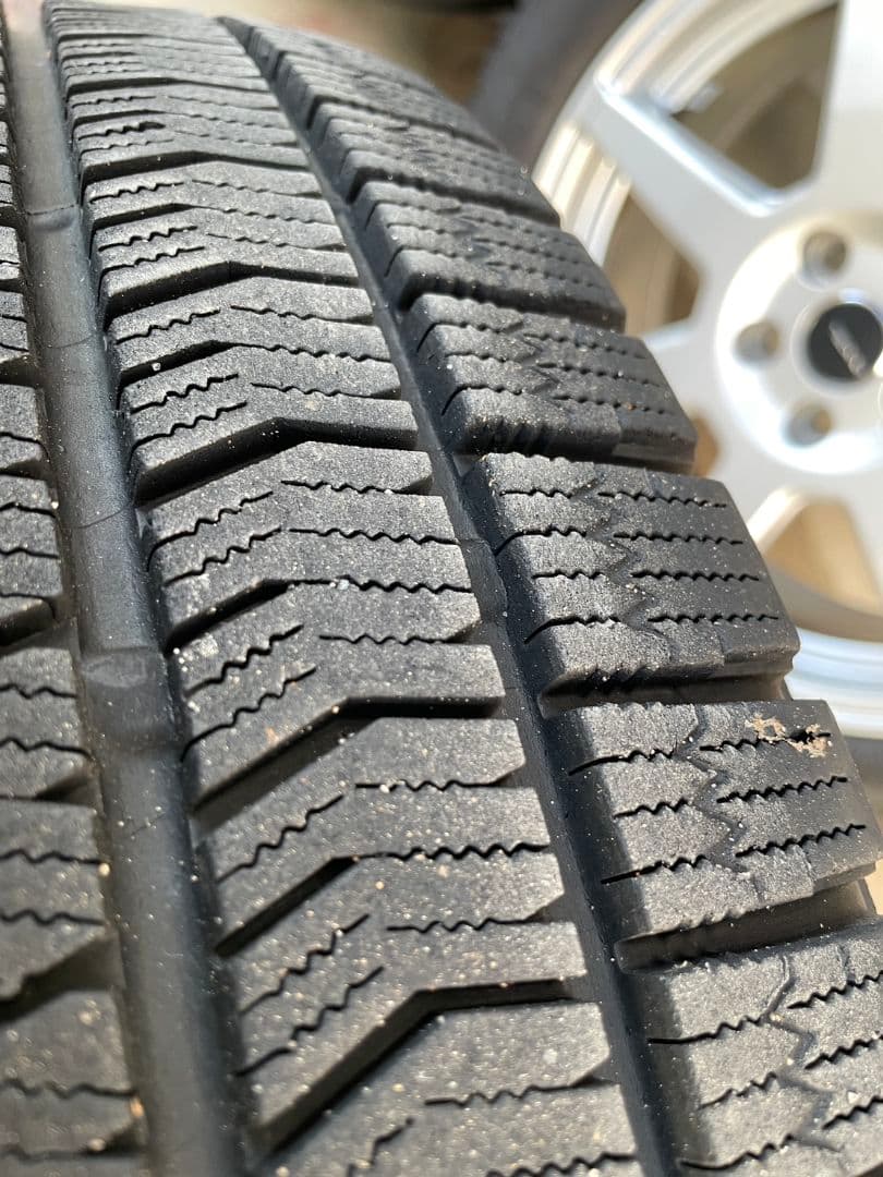 ボルボV60CC用スタッドレスタイヤとホイールのセット　1本売りです。