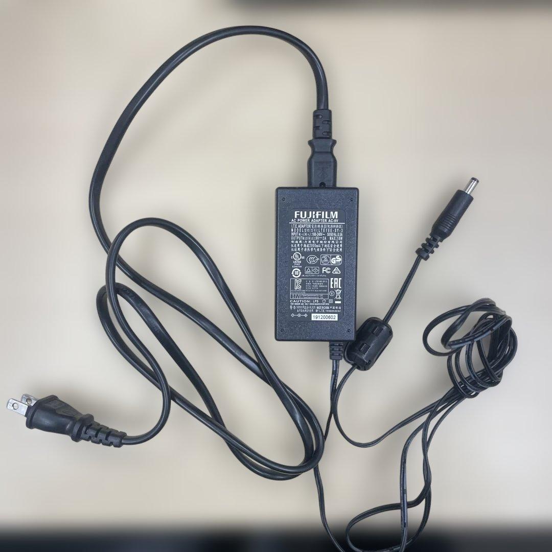 ジャンク品FUJIFILM X-T2ボディ純正ACアダプター、DCカプラー付