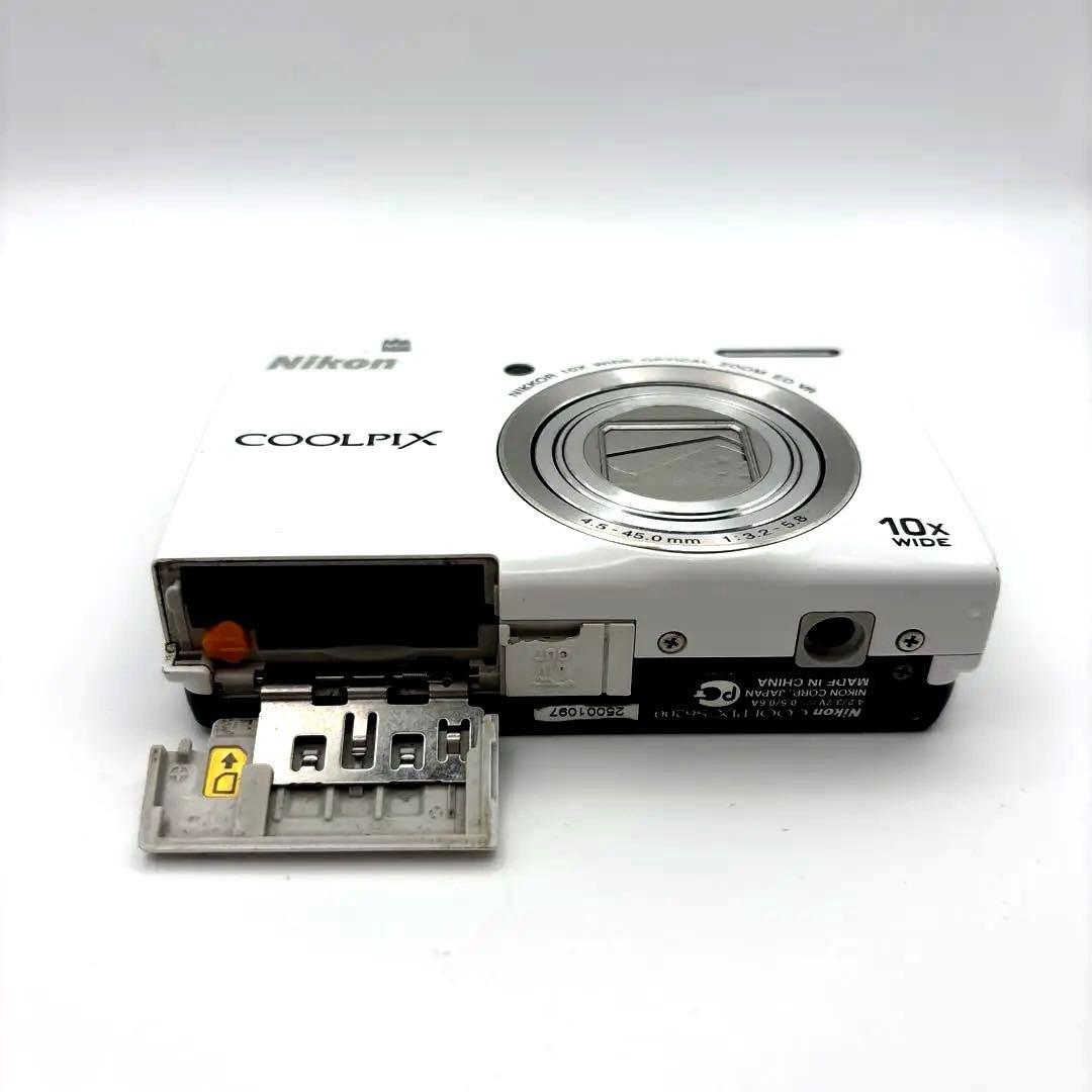 【完動品】Nikon COOLPIX S6200 ホワイト