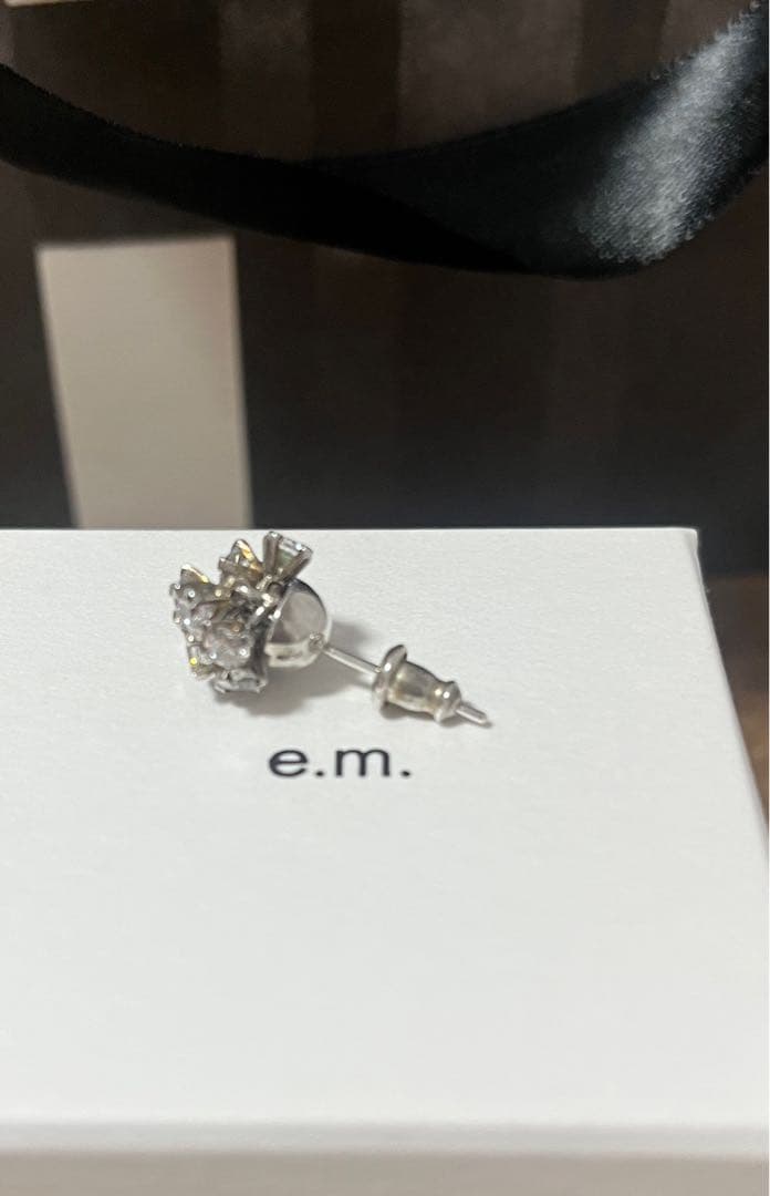 e.m. 購入、片耳ピアス