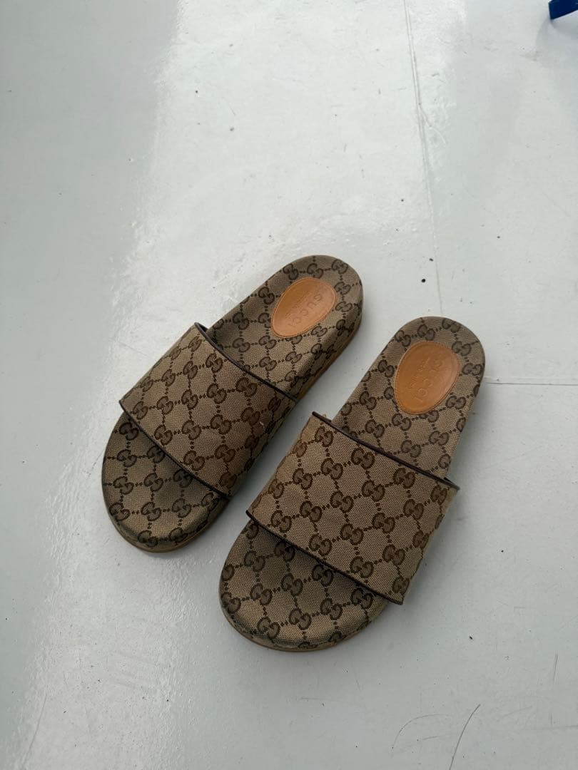 Gucci サンダル ベージュ　28cm